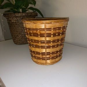 Wicker Plant Holder